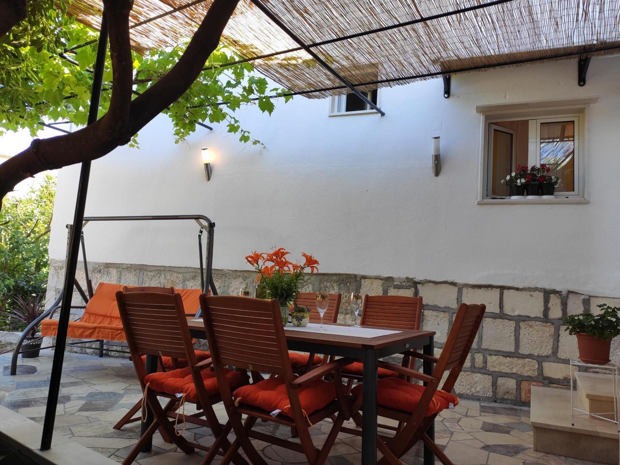 Holiday House Nono Sumartin Exterior photo